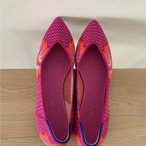 Rothys size 9 limited edition lotus shoe with pointed toe - gently used